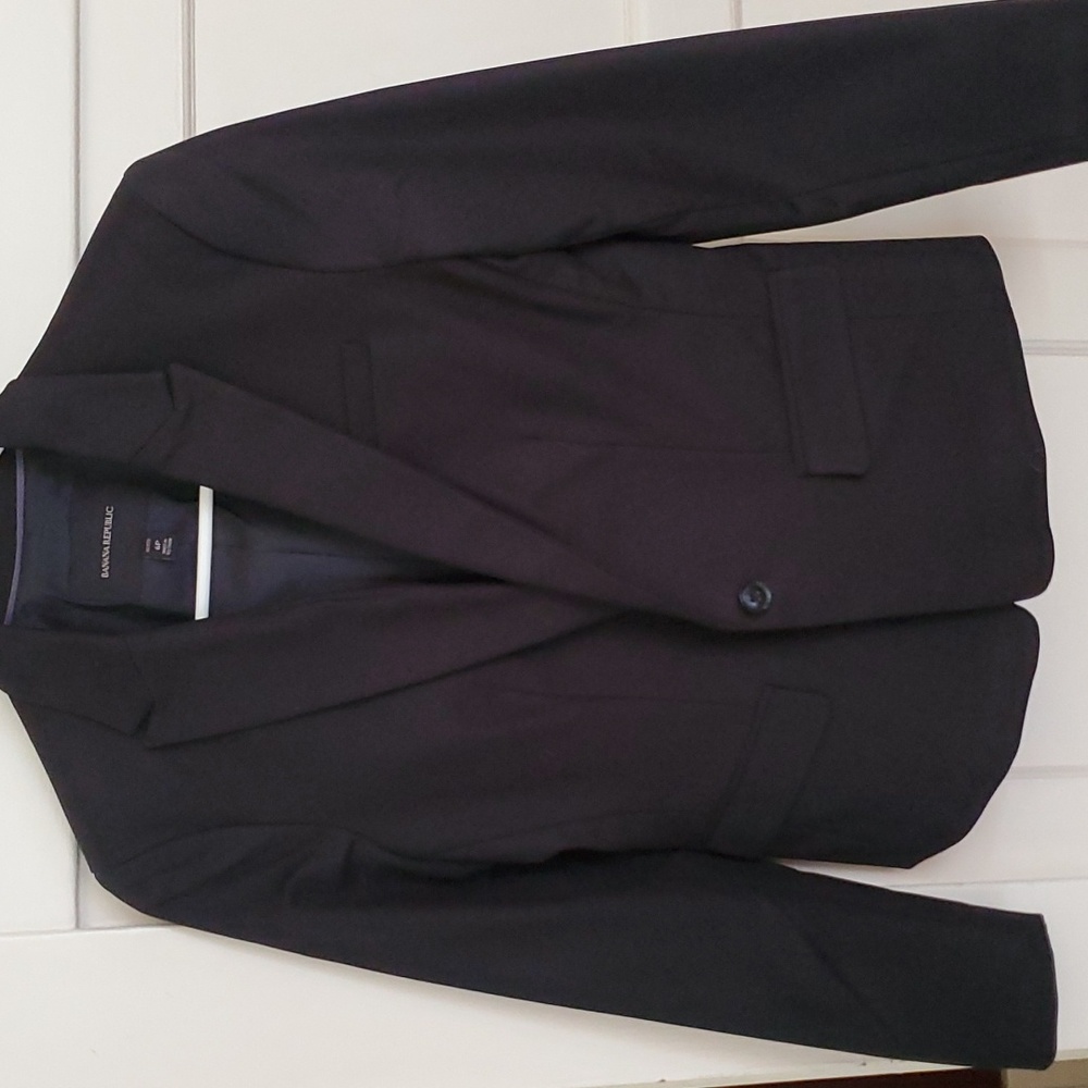 Banana Republic blazer 6P fully lined.